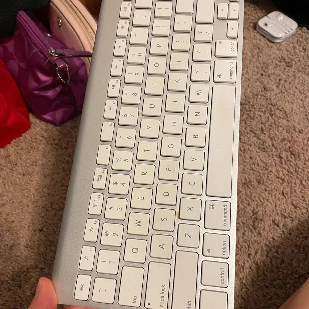 Apple wireless magic keyboard